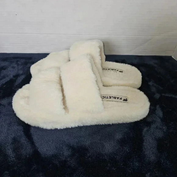 Fabletics Snug Lounge Slippers Sz 9 - Picture 3 of 10